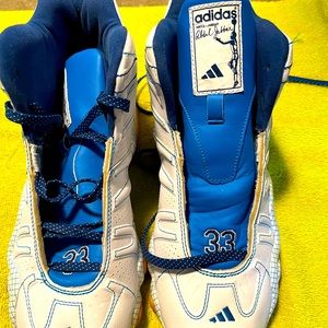 Kareem Abdul-Jabba 33. eights adidas boots